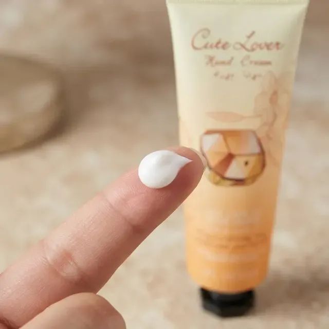 Kit 5 Cremes Hidratantes Para Mãos Cute Lover 30ml - Foto 4