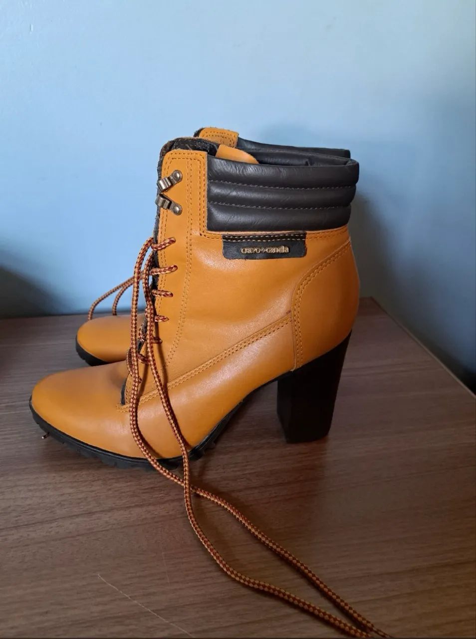 Bota Cravo e Canela caramelo - tamanho 37 - nova