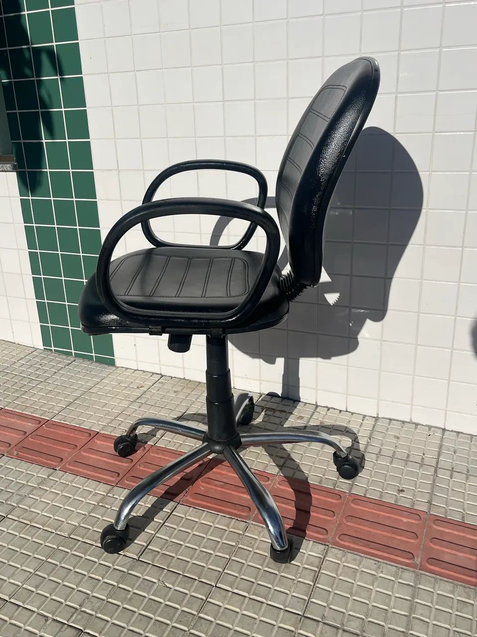 Cadeira diretor gomada  - Foto 2
