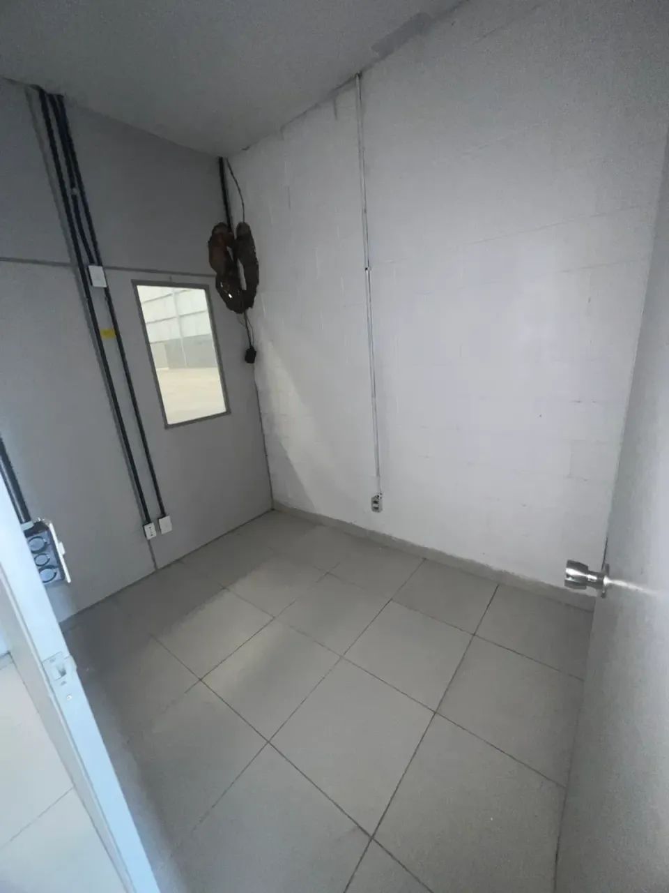 Galpão com 2052m2 com 8 docas em Condomínio às margens da BR 101 Conde PB - Foto 5