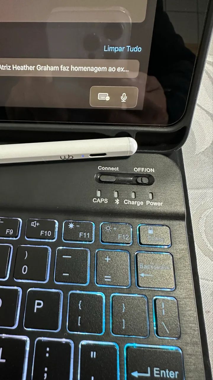 iPad 8ª Ger. Impecável + Teclado Iluminado + Caneta WB - Foto 3