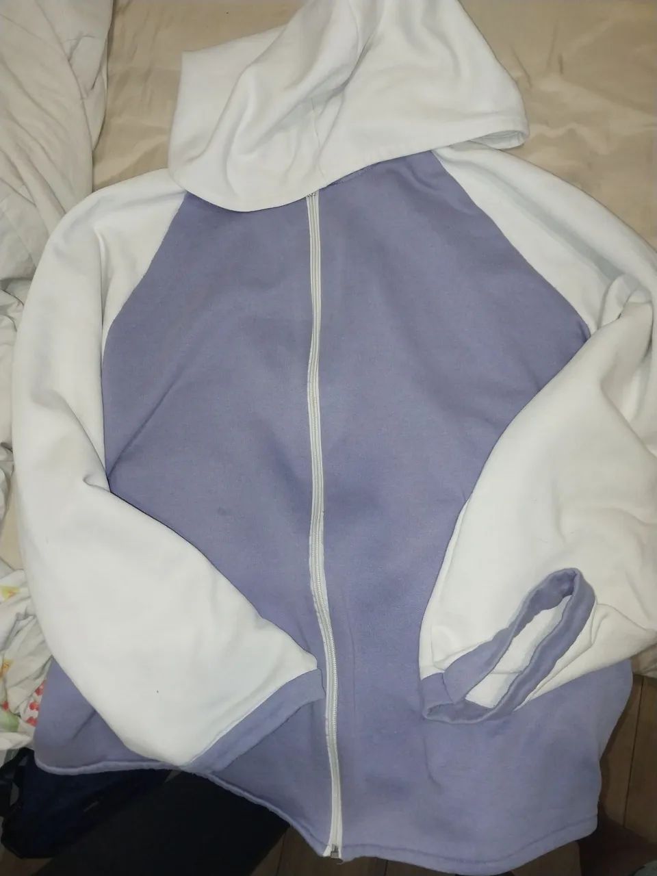 Casaco é um cosplay da personagem Hinata Hyuga do anime Naruto