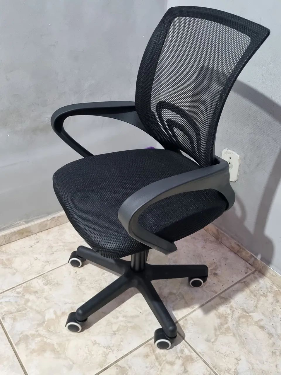 Cadeira de escritório nova