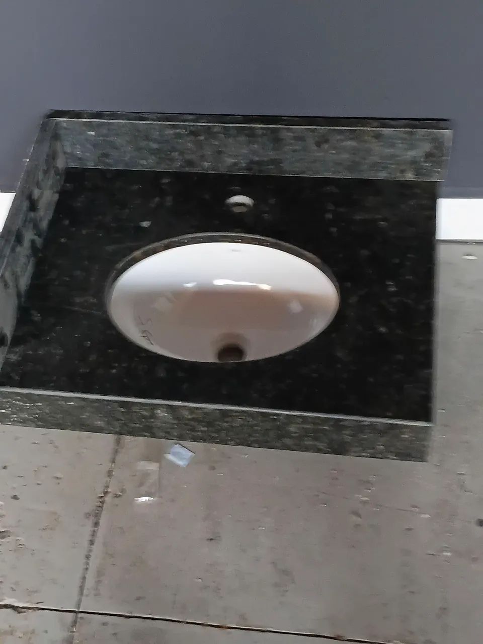 Pia de banheiro  de granito verde Ubatuba  0,60x0,45 novo - Foto 2