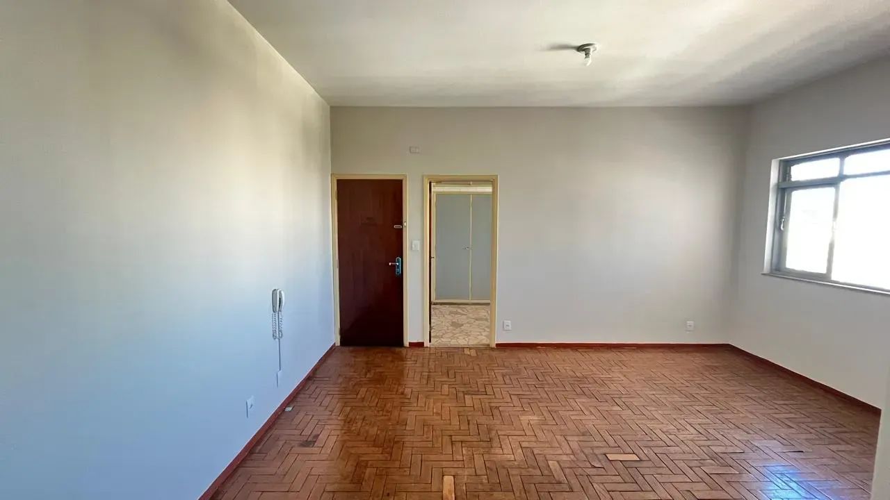 Apartamento 03 Dormitorios com garagem - Prox Praça XV - Centro - Foto 4