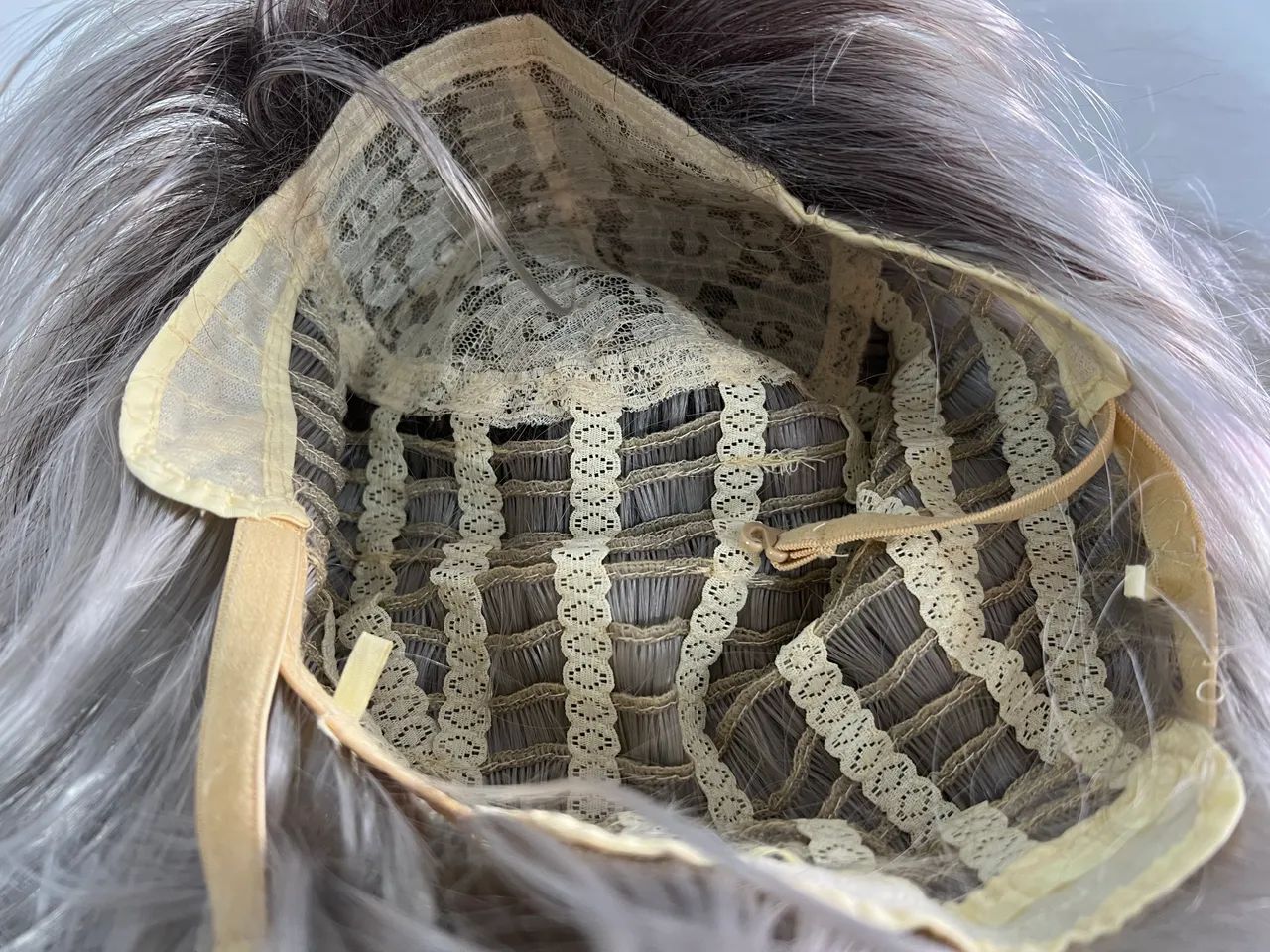 Lace Wig Liso Cinza Médio  - Foto 5
