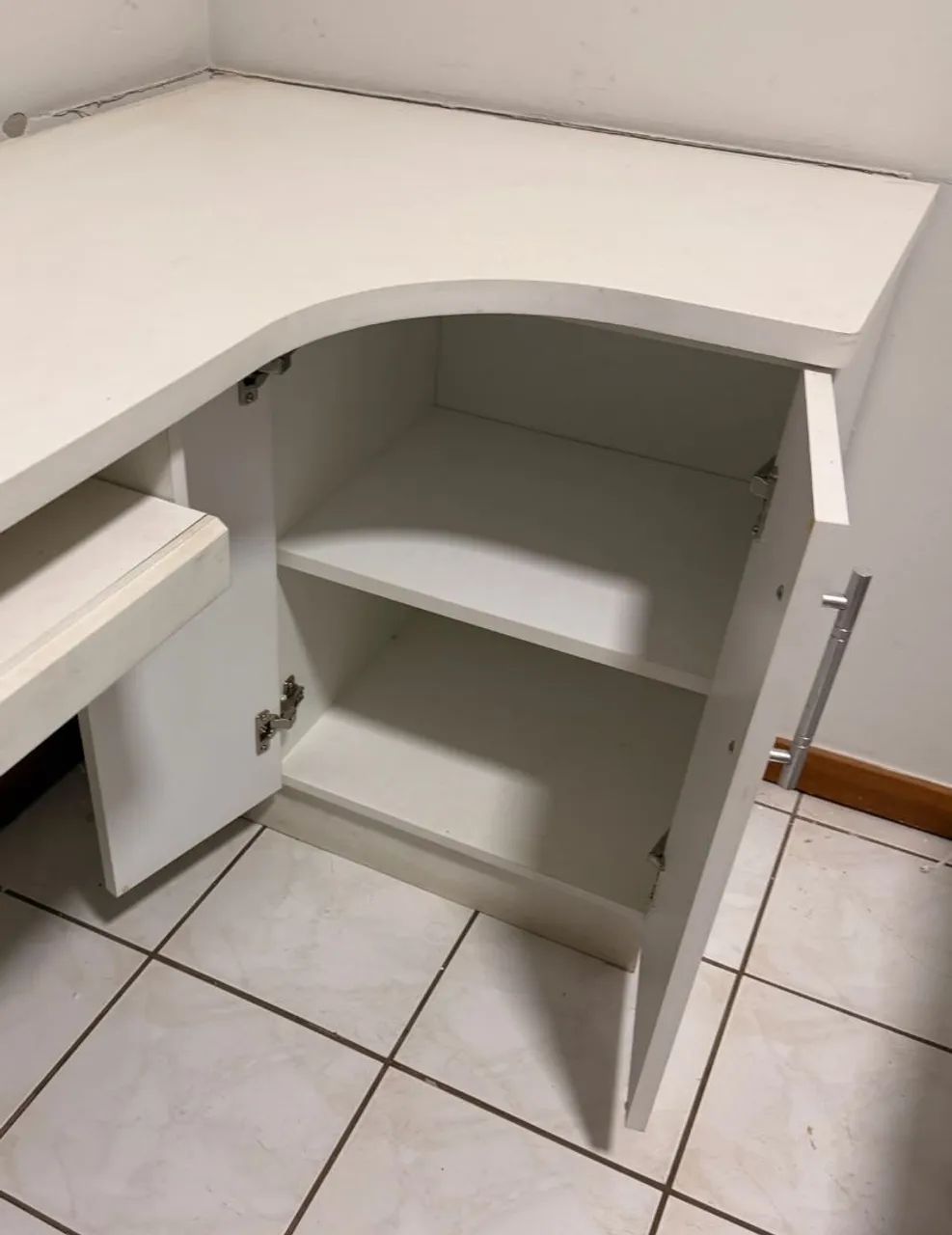 Mesa escrivaninha com armário - Foto 4