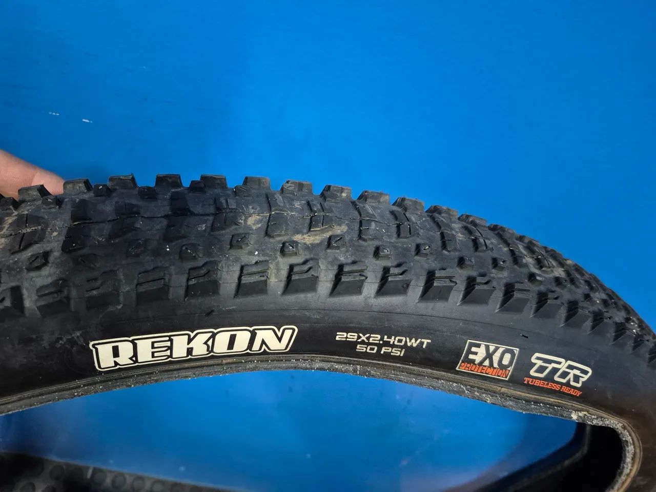 Pneus Maxxis Ikon 2.20 e Rekon 2.40 Maxxis ( Muito Novo )  - Foto 4