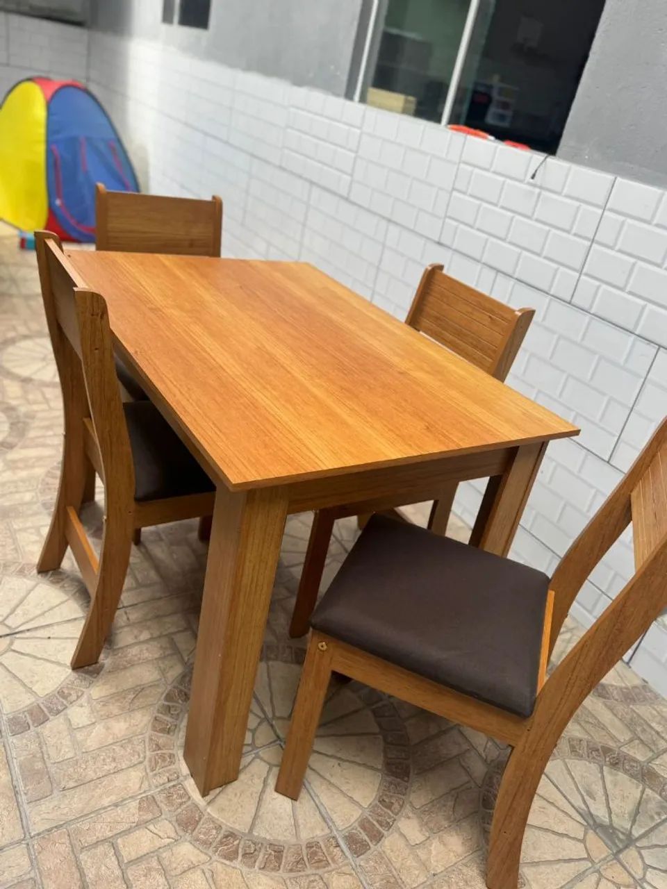 Mesa com 4 cadeiras nova - Foto 4
