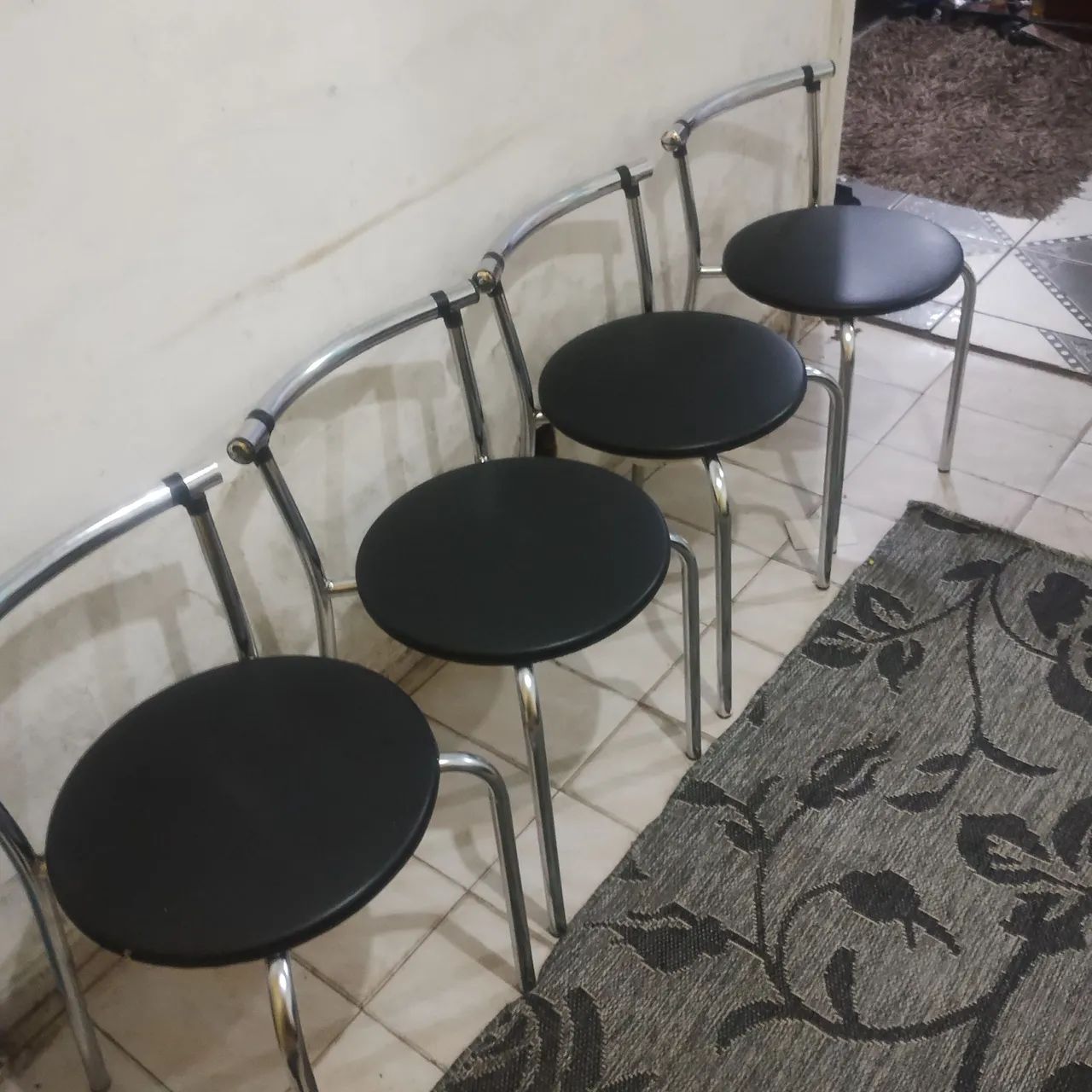 Jogo de cadeiras 