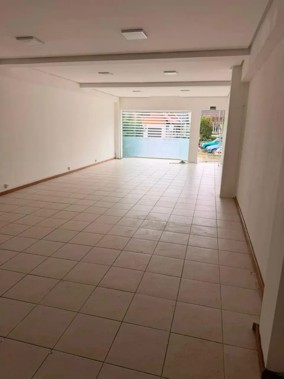 SALA COMERCIAL CENTRO - BASTANTE FLUXO - Foto 4