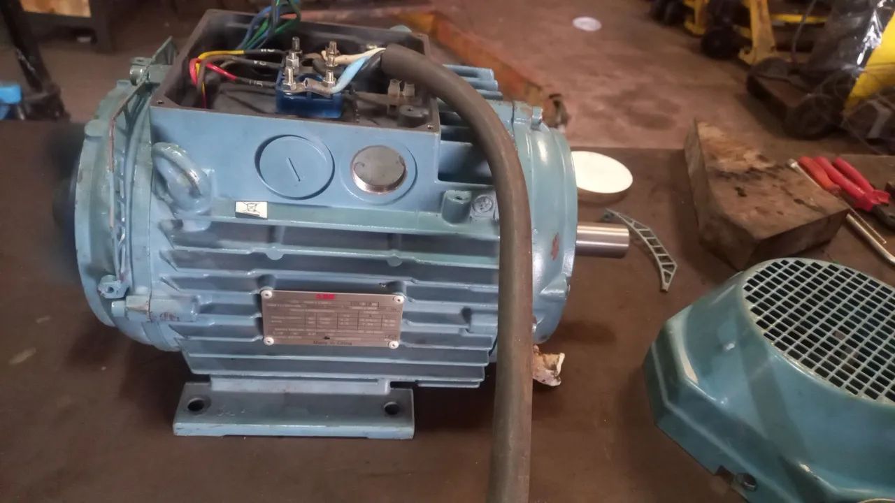 Motor elétrico  ( Seminovo)