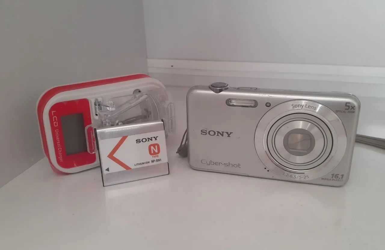 Camera digital Sony Cyber-shot DSC W710 (Prata) - 16MP - Câmeras e