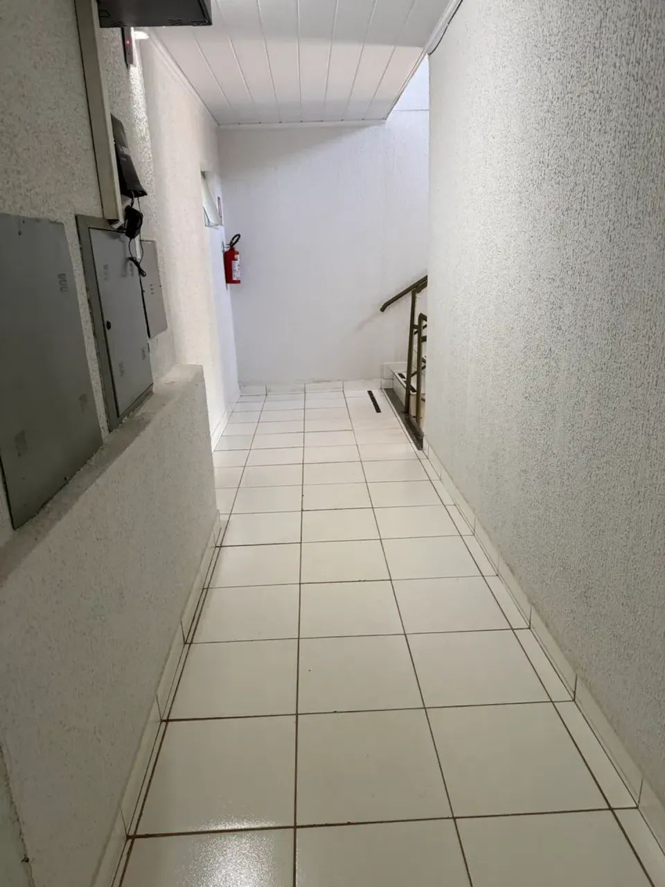 kitnet próximo ao Buriti Shopping com garagem e internet. - Foto 5