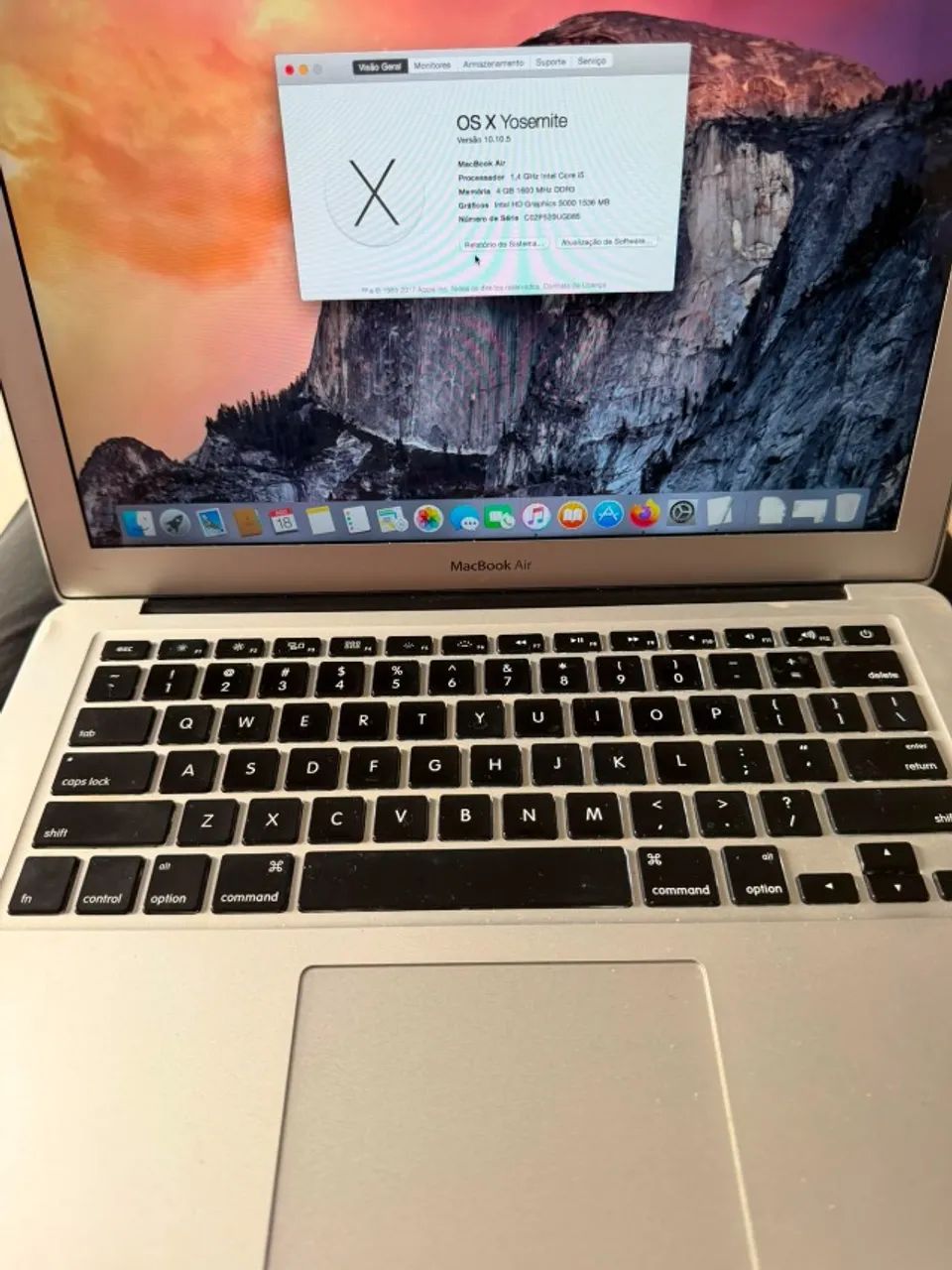 MacBook Air 13 Apple i5 4GB 128GB - Prata