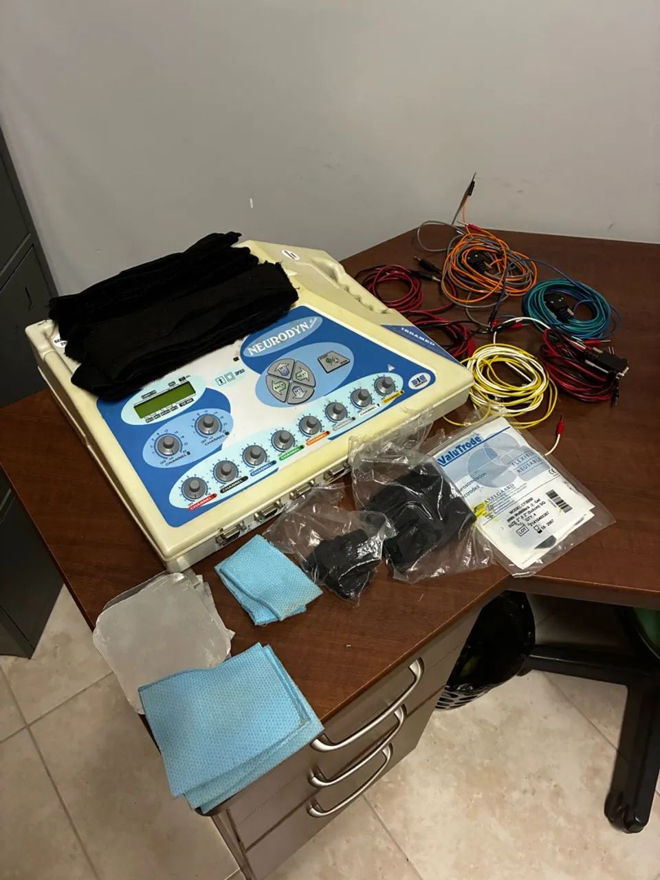 Equipamento de eletroterapia Neurodyn 10 canais 