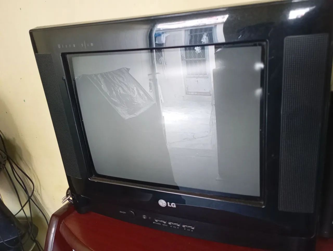 Tv 14 polegadas tela plana em excelente estado de conservação 