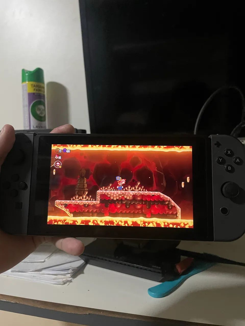 Nintendo Switch V2 Desbloqueado + 2 controles  - Foto 4