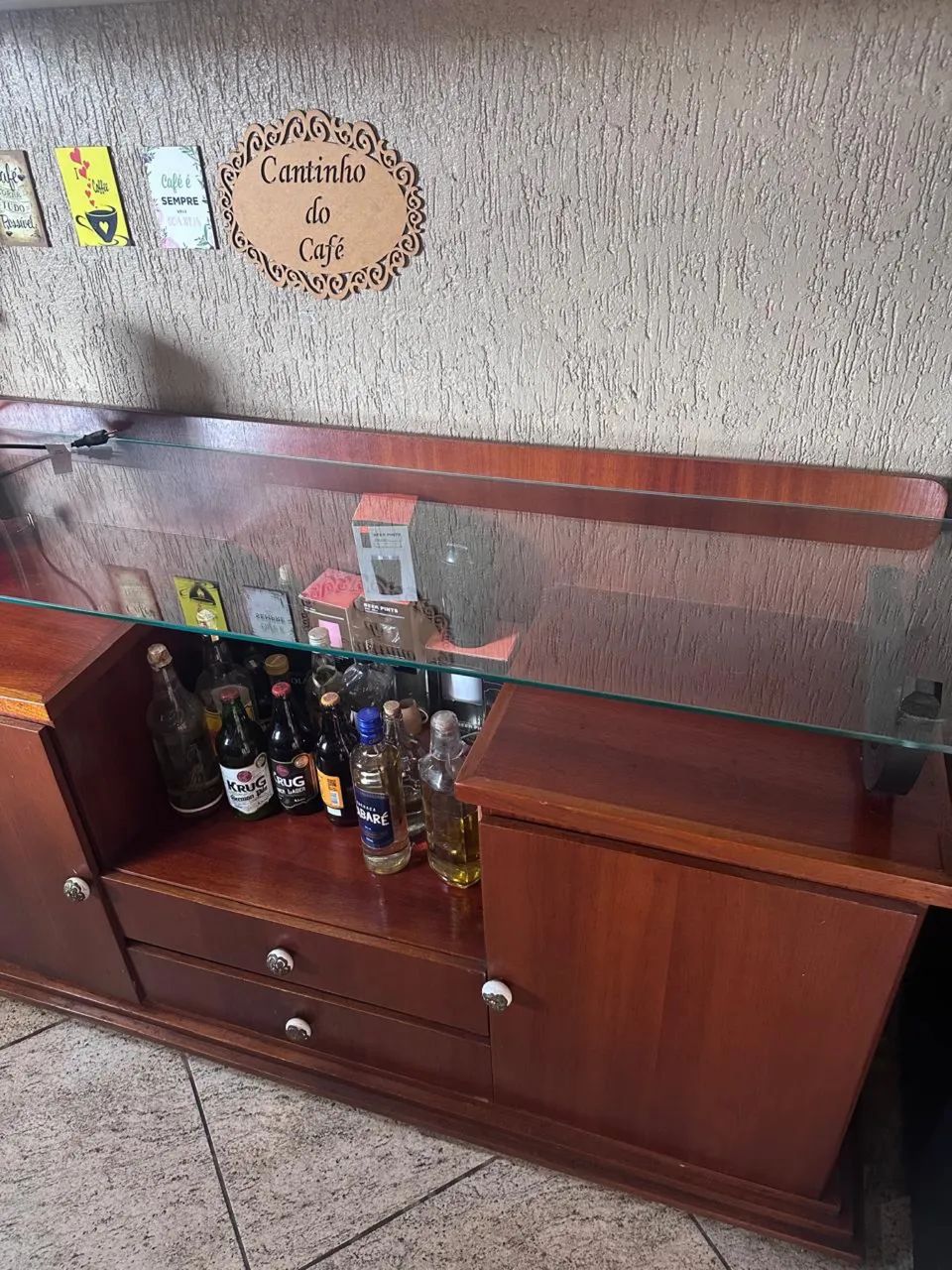 Aparador ( móvel ) 