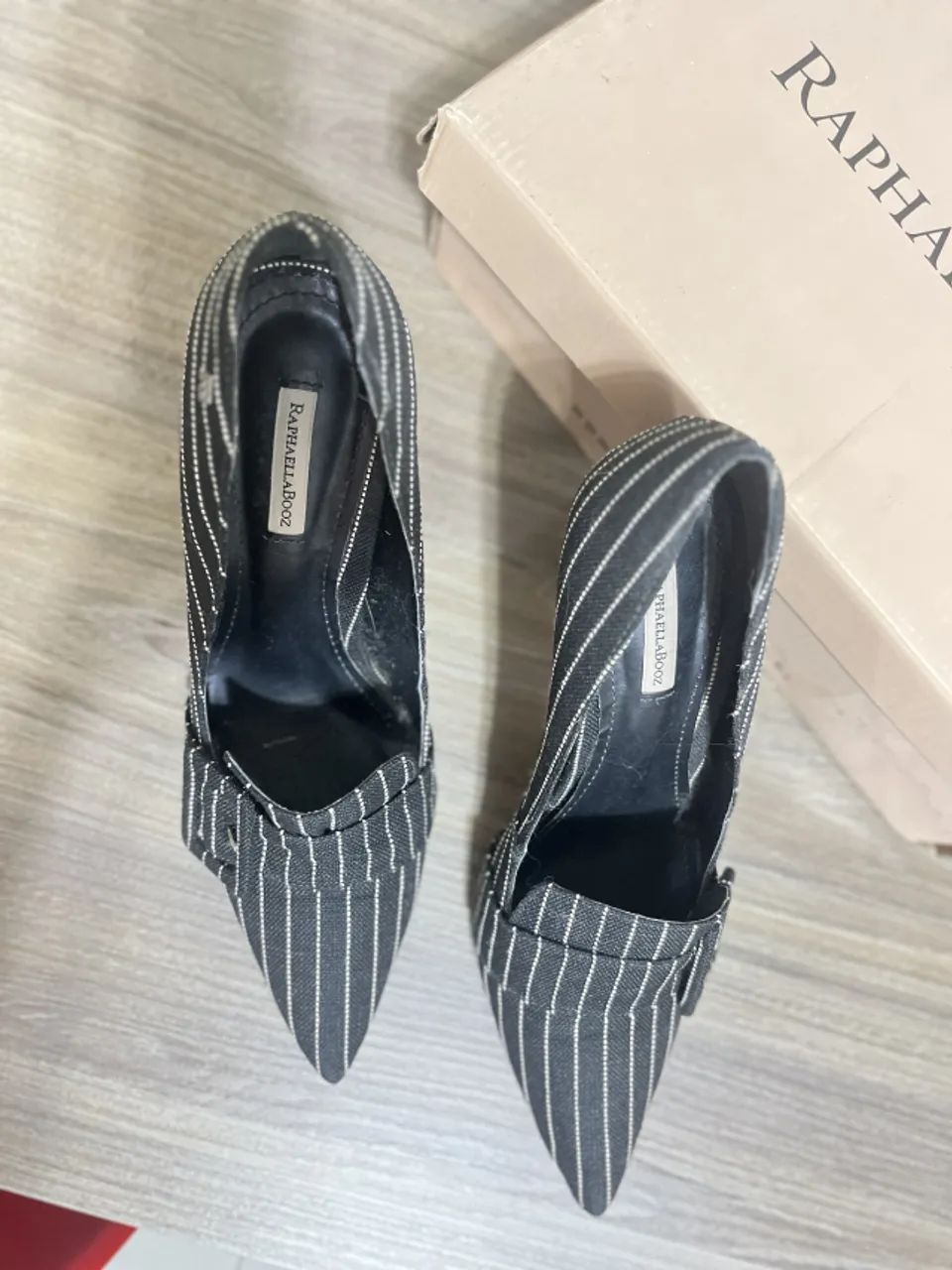 Scarpin Raphaella Booz 37 Risca de Giz com Caixa Original