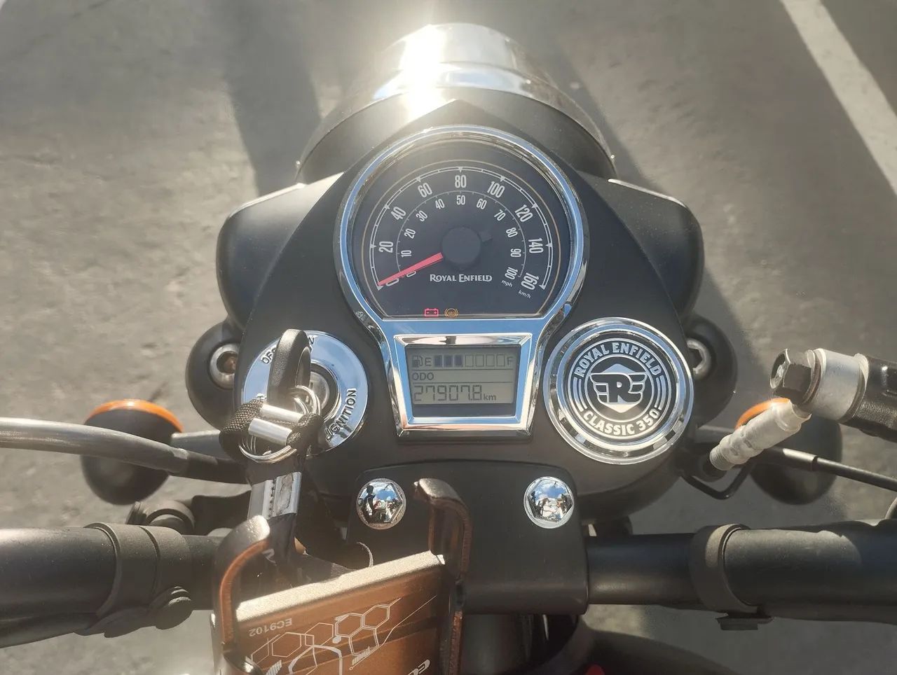 Royal Enfield Classic Dark 350 / Ano 2025 / Garantia de Fábrica  - Foto 7