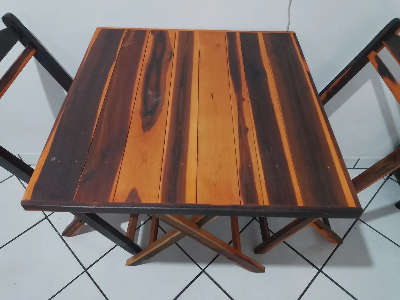 Conjunto 1 mesa 2 cadeias - Foto 2