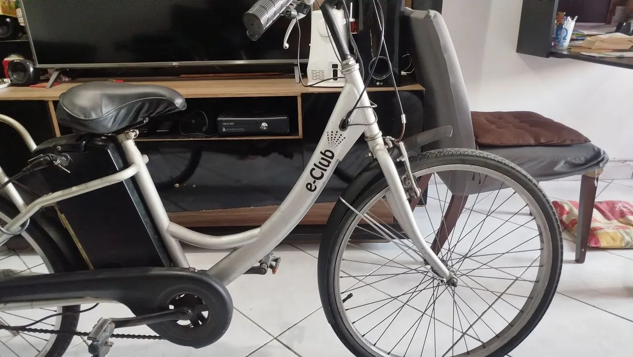 Bicicleta elétrica e-club 48V aro 26