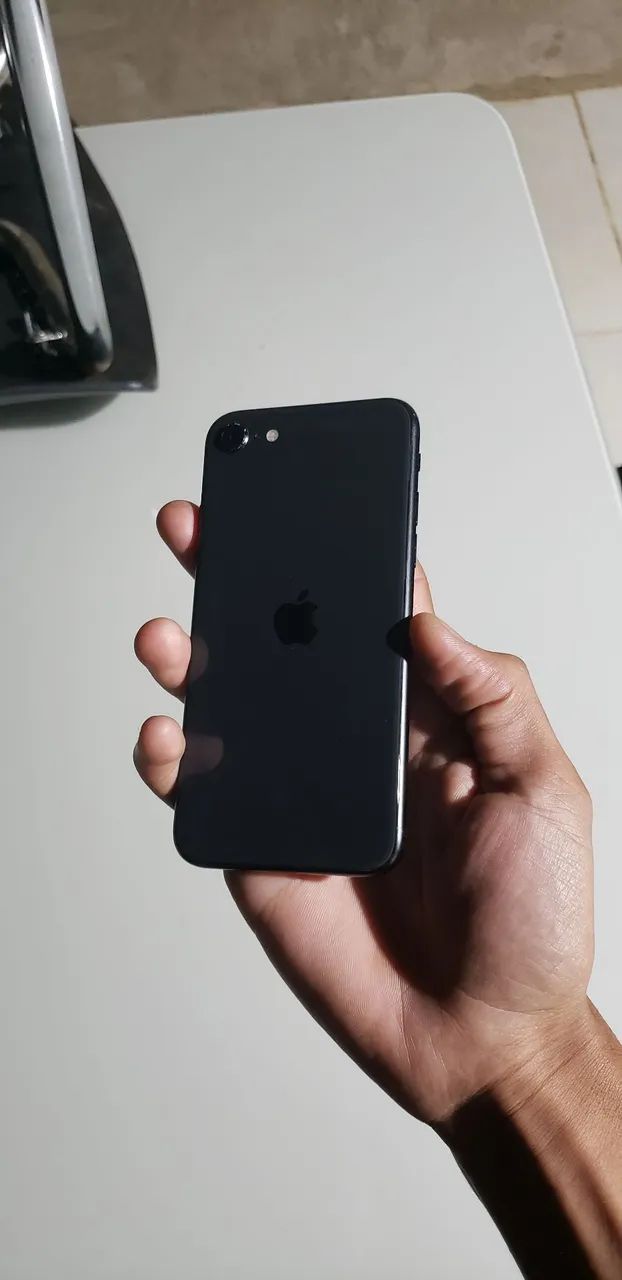 Vendo iPhone SE segunda geração  - Foto 2