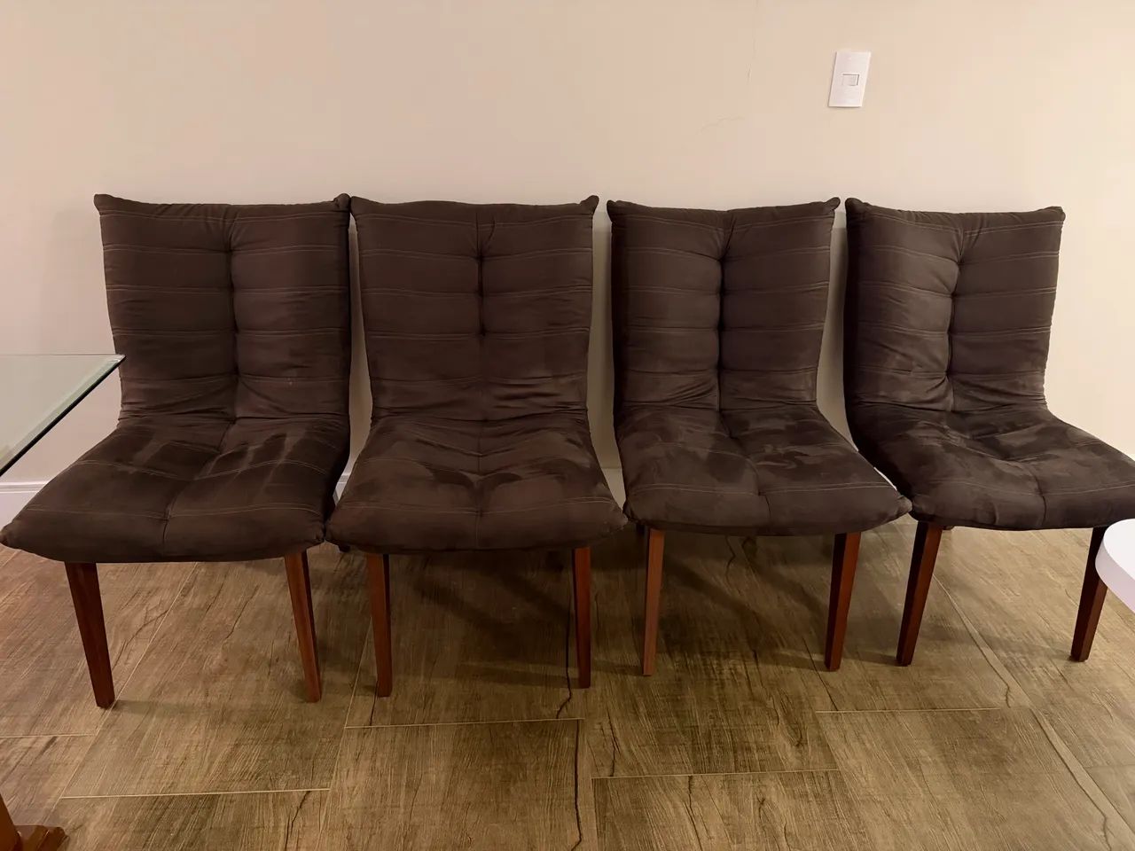 Mesa jantar tampo de vidro com 4 cadeiras. - Foto 2