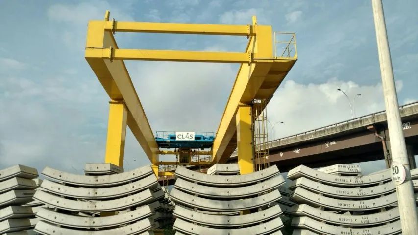 PONTE ROLANTE PÓRTICO 45 TONELADAS - CSM COM DOCUMENTAÇÃO