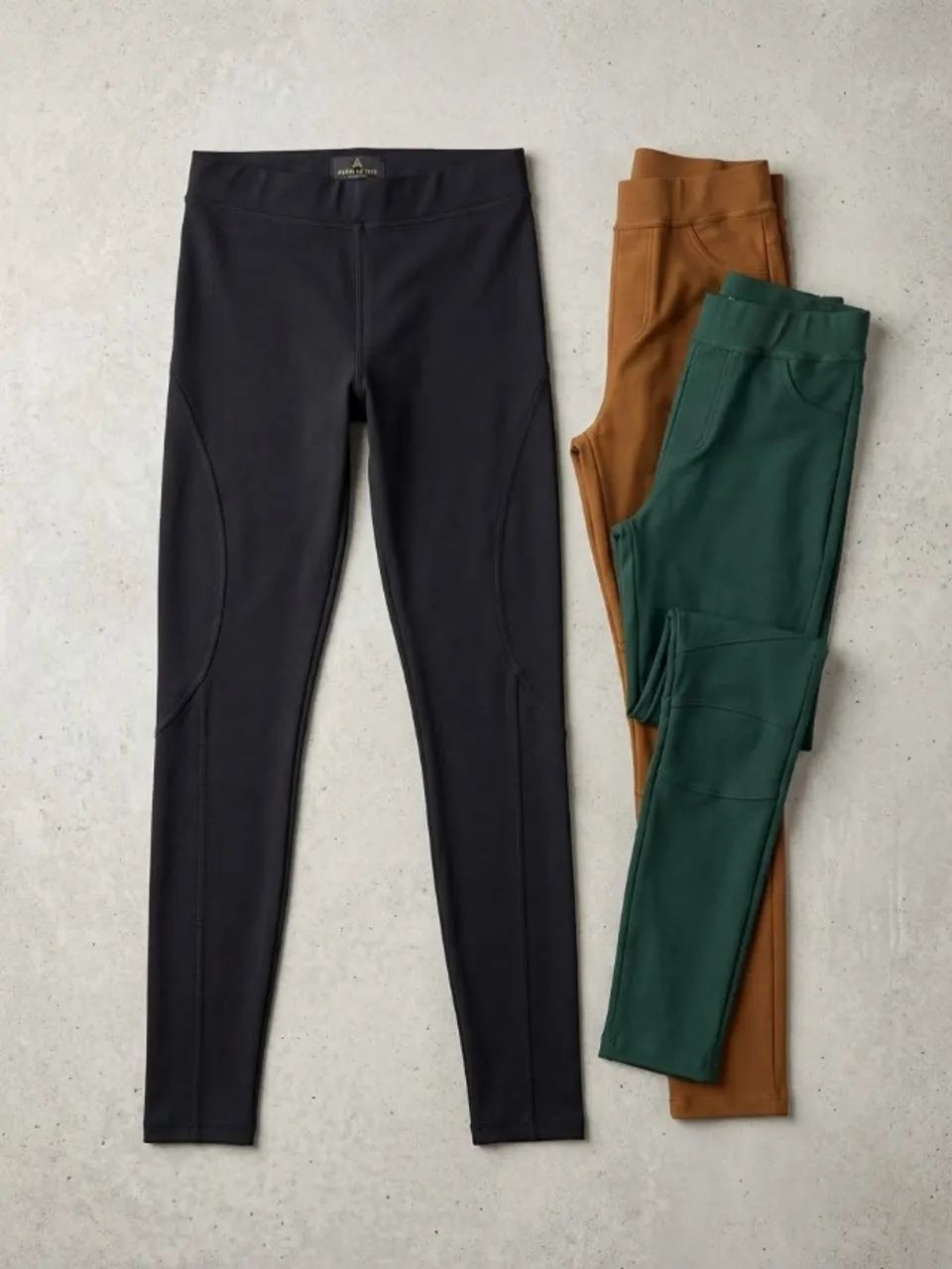 Calça Legging Perfeita P e M cada-40 Reais