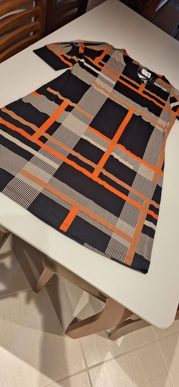 Vestido NOVO, COM ETIQUETA  manga 3/4 MIDI  - Foto 2