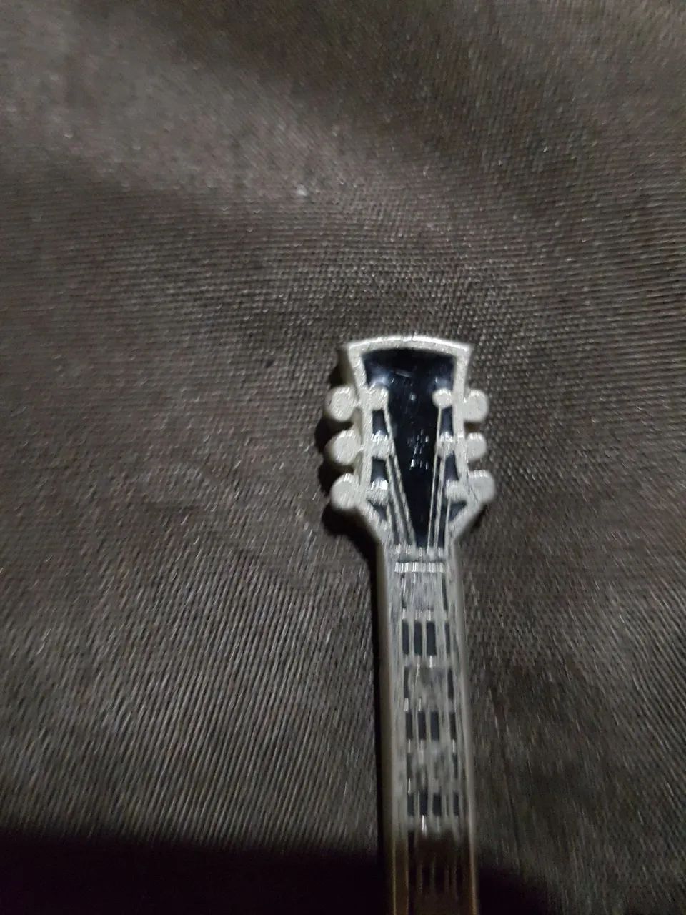 Miniatura de guitarra de metal - Foto 5