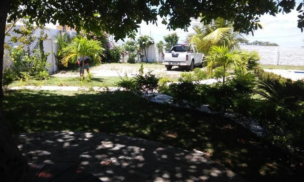 Casa em ponta de pedras com piscina e muita área - Foto 2