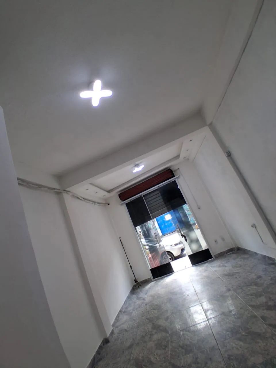 ALUGA-SE UM GALPÃO - Foto 5