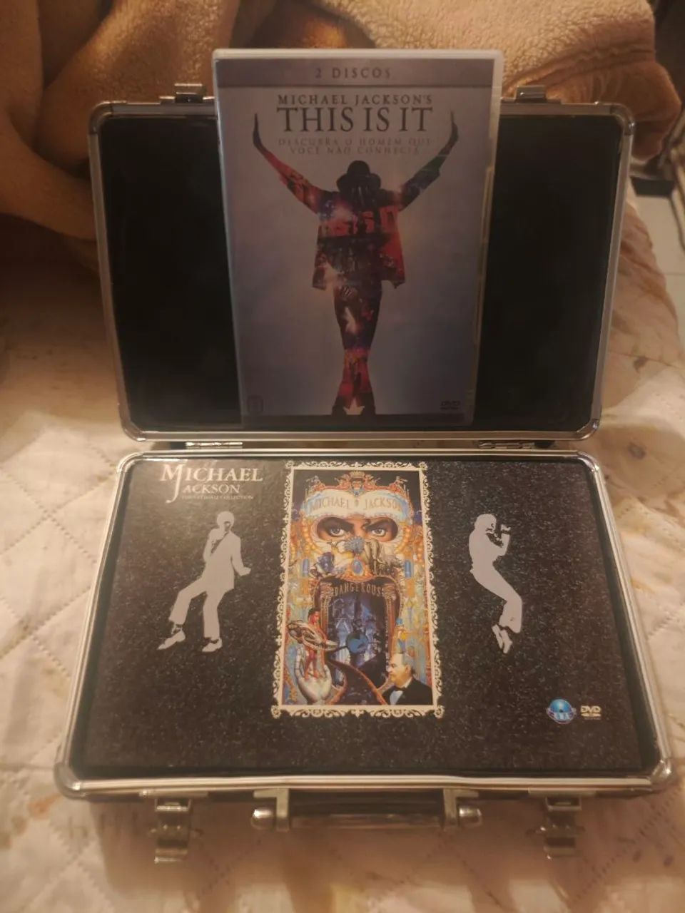 Michael Jackson - maleta com 33 dvds - Foto 2