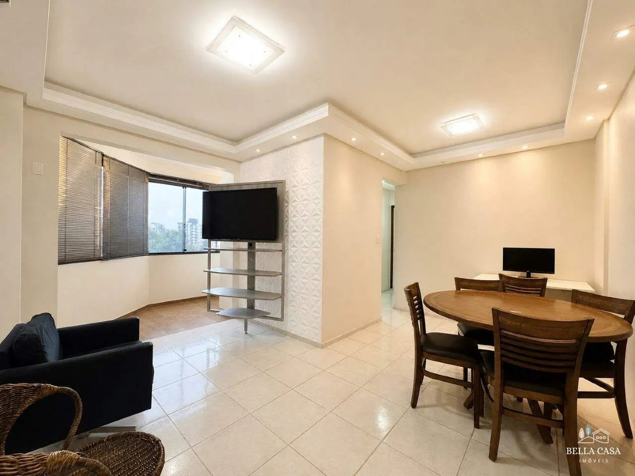 Apartamento com 03 quartos no bairro Floresta