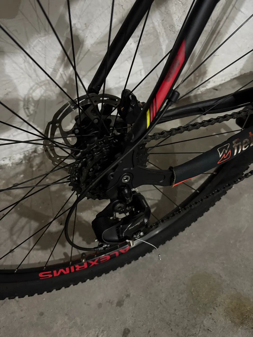 Bicicleta Preta/ Vermelha OGGI Aro 29? / Quadro 19? - Foto 3