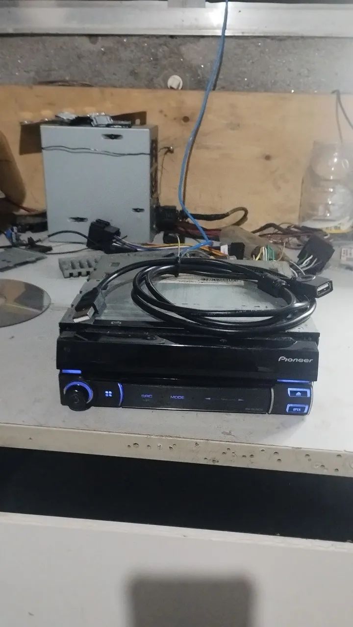 DVD retrátil dá Pioneer modelo 7580 funcionando perfeitamente 