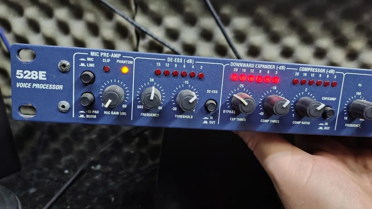 Processador de áudio Symetrix 528e - Foto 2