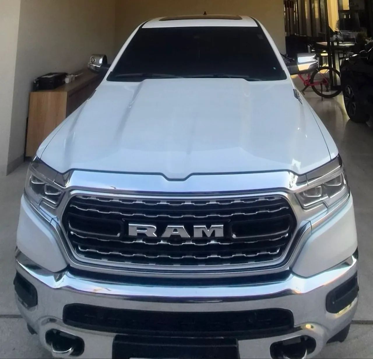 Ram 1500 1500 LIMITED 5.7 CD 4x4 Aut. 2023