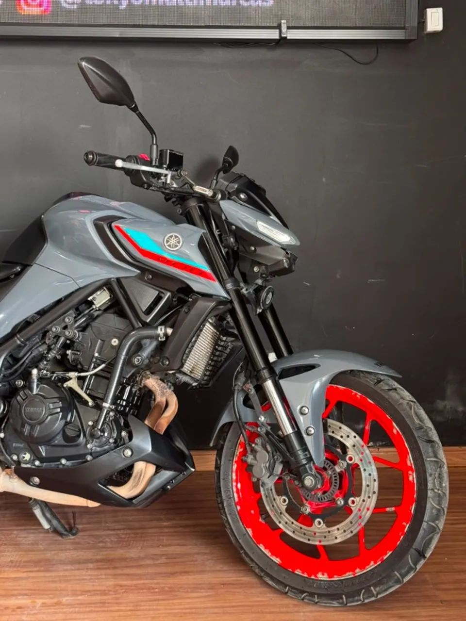 YAMAHA MT 03 2023 - Foto 3