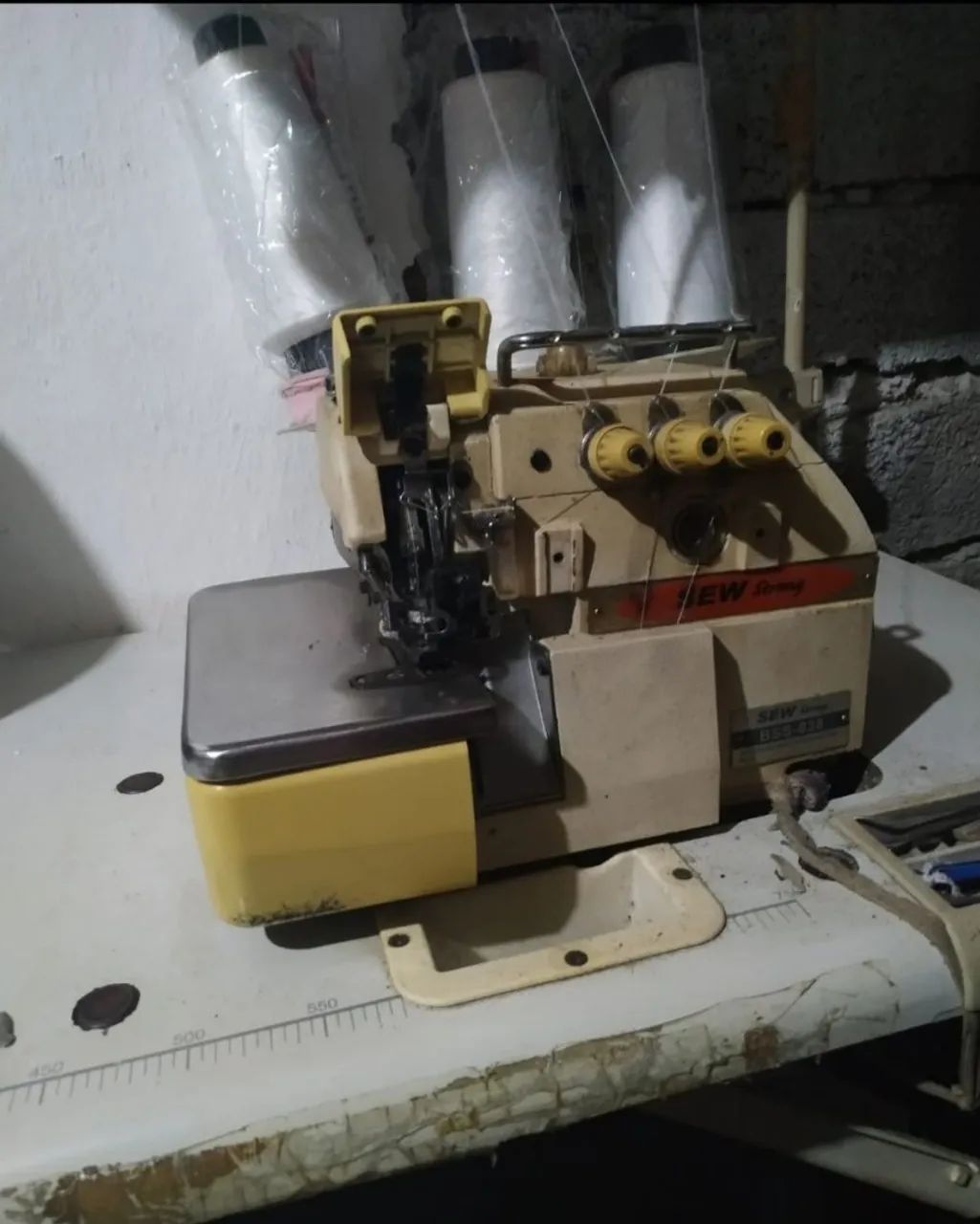 Overloque e Galoneira industrial bivolts