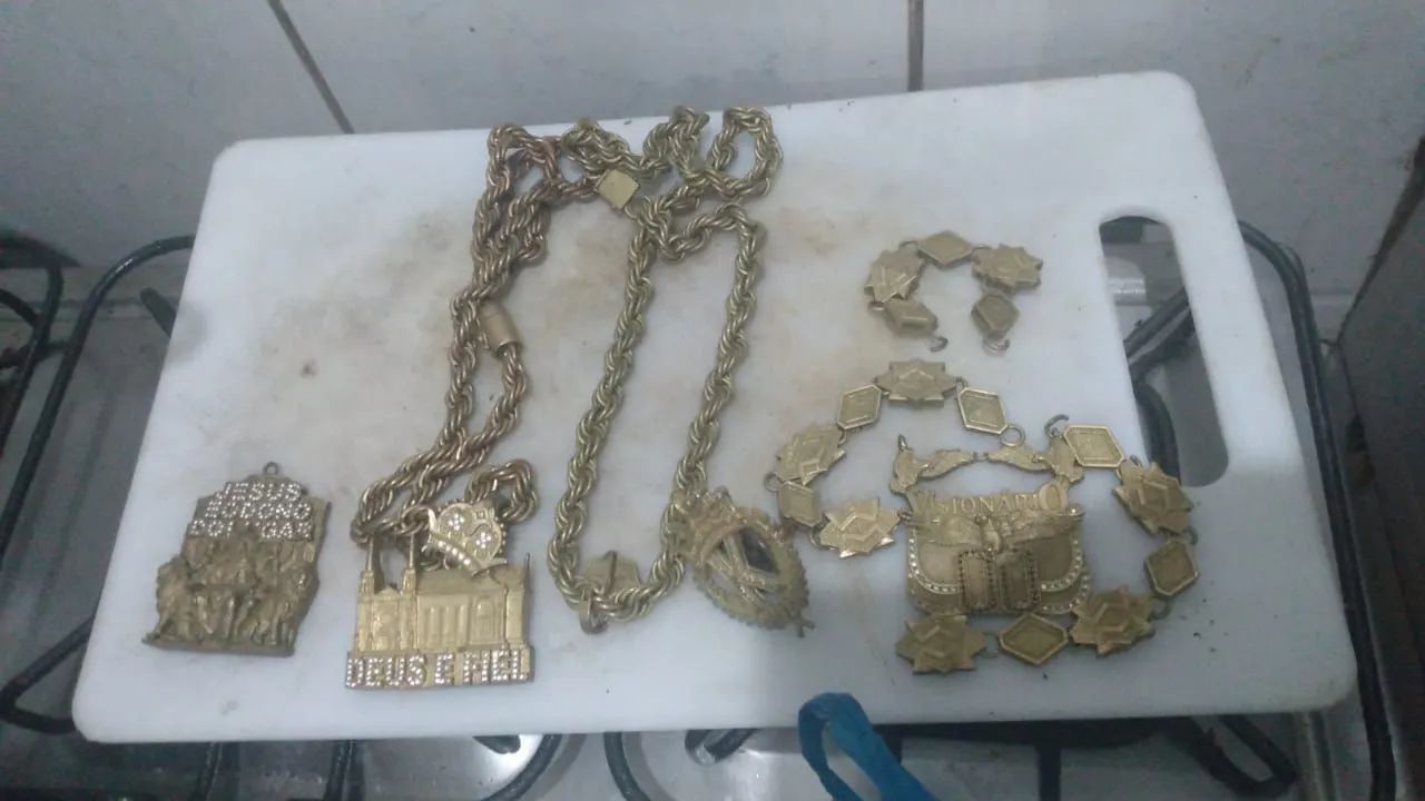 Cordão de Moeda Antiga 