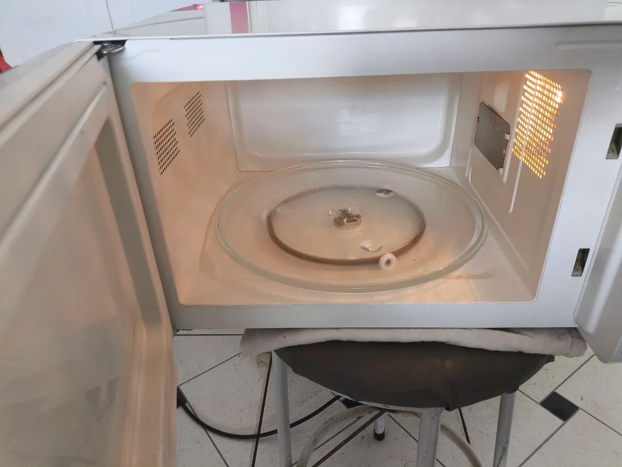 Microondas Electrolux 31l. 12v. - Foto 3