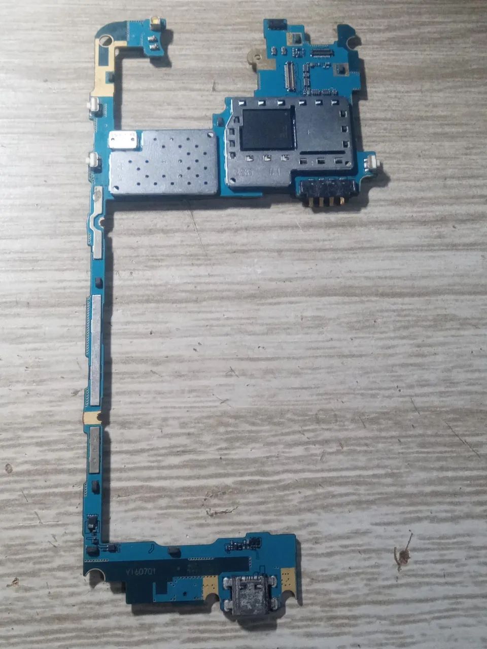 Placa mãe celular Samsung Galaxy J7 J700F funcionando 100,% - Foto 3