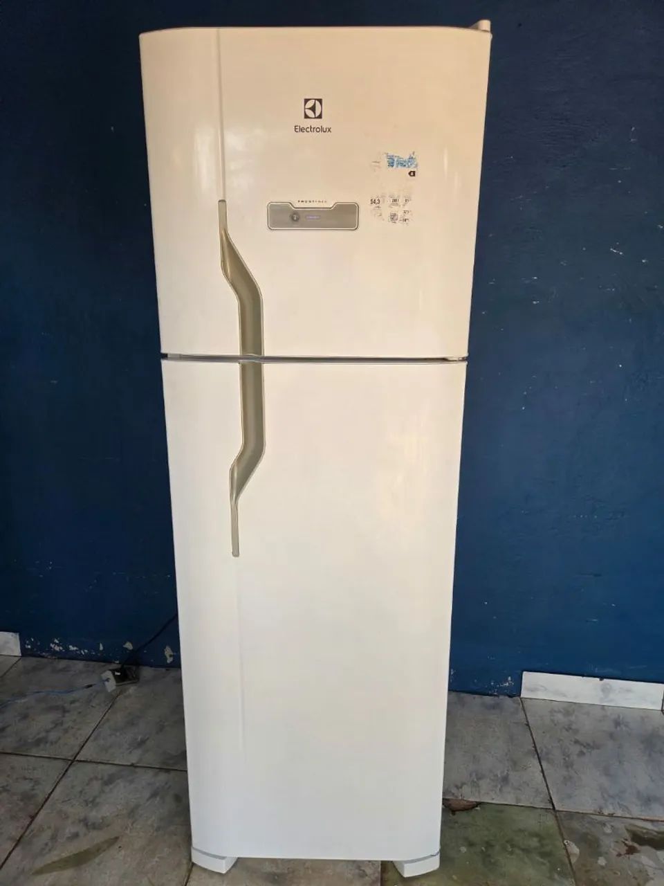 Vendo geladeira Electrolux 