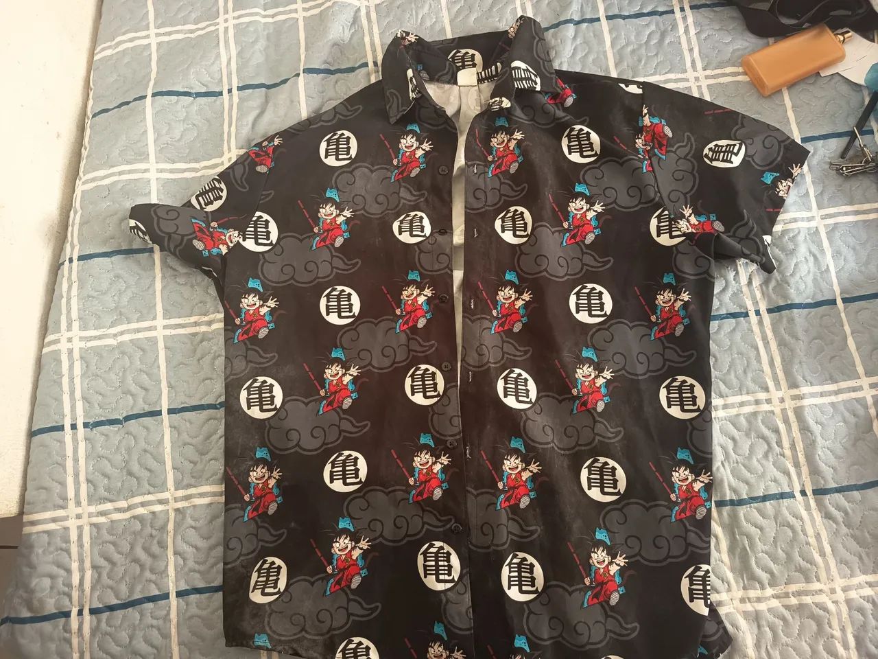 Vendo moletom e duas camisas abotoáveis de anime  - Foto 3