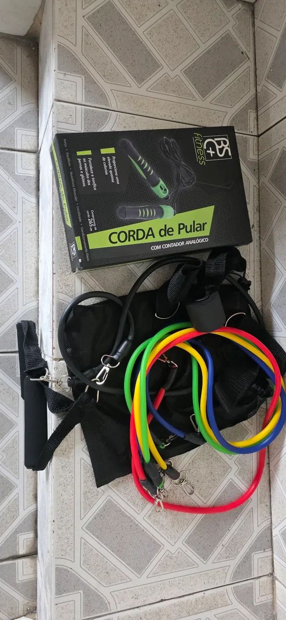 Corda de pular com contador e elasticos de exercícios 