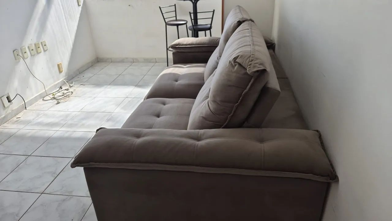 Sofá retrátil 2 lugares estado de novo  - Foto 3